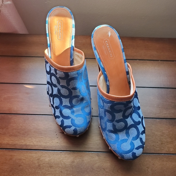 Shoes - Picture 2 of 3